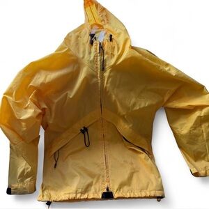 L.L. Bean Bright Yellow Mens Raincoat Size S